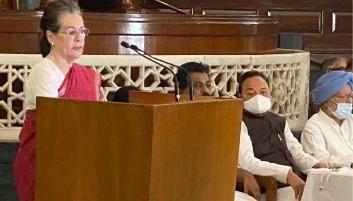 Congress-র পুনরুজ্জীবন দেশের গণতন্ত্র এবং সমাজের জন্য অপরিহার্য, দাবি Sonia Gandhi-র