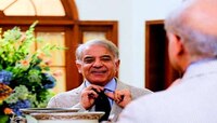 ইমরান হেরে গেলে কে হবেন পাকিস্তানের নতুন প্রধানমন্ত্রী? কার নাম শোনা যাচ্ছে?