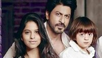 রবিবার সকালে সুহানা ও আব্রামকে সঙ্গে নিয়ে মুম্বইয়ের রাস্তায় শাহরুখ খান