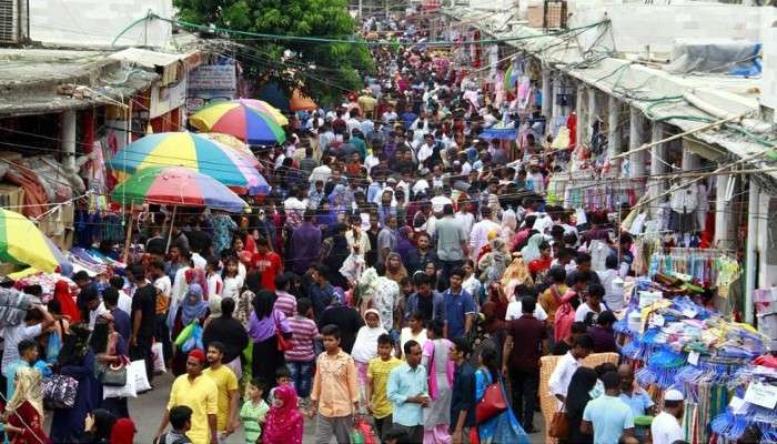 Bangladesh: জমজমাট বাংলাদেশের ঈদ বাজার! ১০ হাজার কোটির বেশি ব্যবসার সম্ভাবনা