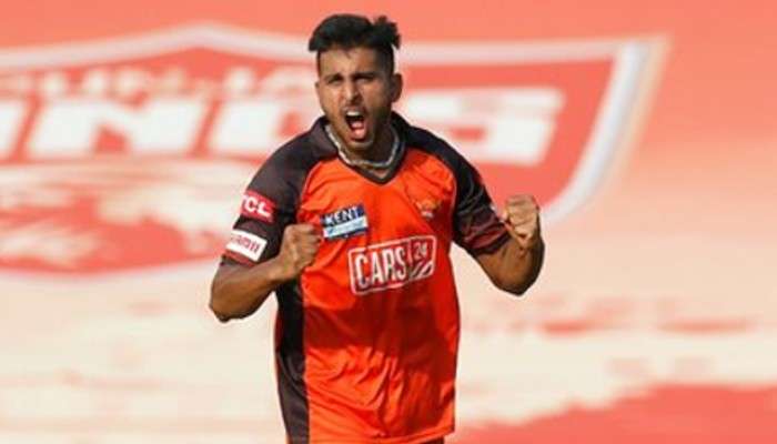 Umran Malik, IPL 2022: ২০তম ওভারে মেডেন, চার উইকেট নিয়ে কী বললেন &#039;শ্রীনগর এক্সপ্রেস&#039;? 