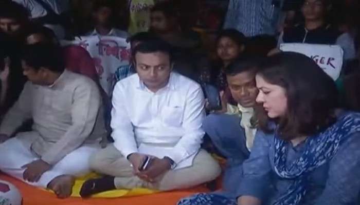 BJP-CPIM: চাকরি প্রার্থীদের আন্দোলন মঞ্চে একসঙ্গে বাম-বিজেপি, কাছাকাছি বসলেন সুকান্ত-সায়রা