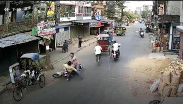 Khardaha: &#039;এলাকা দখলের লড়াই&#039;, তৃণমূল কর্মীকে মারধরের অভিযোগ TMC নেতার বিরুদ্ধে