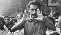 'পথের কবি'র হাত ধরেই সেদিন বাঙালি পেল তার 'সিনেমার কবি'কেও 
