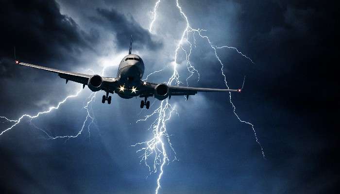 Mumbai-Andal Flight: মাঝ আকাশে ঝড়ের কবলে মুম্বই থেকে অন্ডালে আসা বিমান, আহত ৪০ যাত্রী