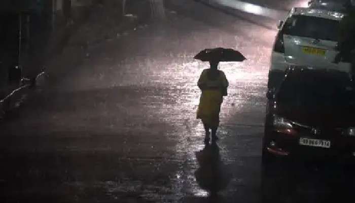 Rain Alert: ২-৩ ঘণ্টার মধ্য়েই কলকাতা-সহ ৪ জেলায় প্রবল ঝড়-বৃষ্টি, রাতে হাওয়া অফিসের সতর্কতা
