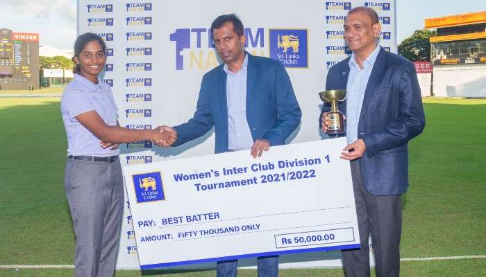 Vishmi Gunaratne, Cricket record: ১২৮ বলে ৪১৭ রান! স্কুল ক্রিকেটে তাক লাগিয়ে দিল Jayasuriya-র দেশের ‘বিস্ময় বালিকা’ 