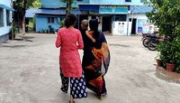 স্বামীর সঙ্গে বিবাদ, ঘরে ঢুকে গৃহবধূর উপর হামলা 'শাড়ি ব্যবসায়ী'র