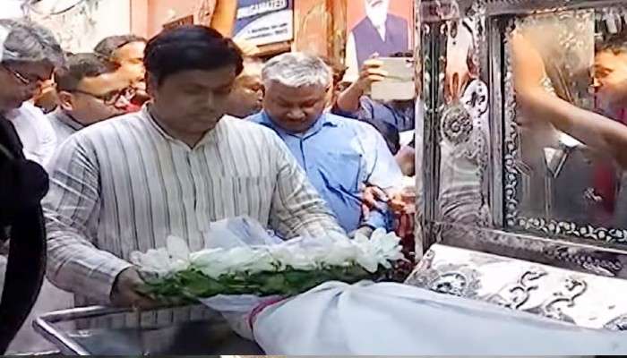 Cossipore BJP Yuva Leader 'Murder': বিজেপি দফতরে অর্জুন চৌরাসিয়াকে শেষ শ্রদ্ধা সুকান্ত-দিলীপের; নিমতলায় শেষকৃত্য