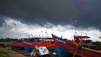 ঘণ্টায় ১৪০ কিলোমিটার বেগে বইবে হাওয়া? করিম নিয়ে সর্বশেষ কী জানাচ্ছেন আবহাও