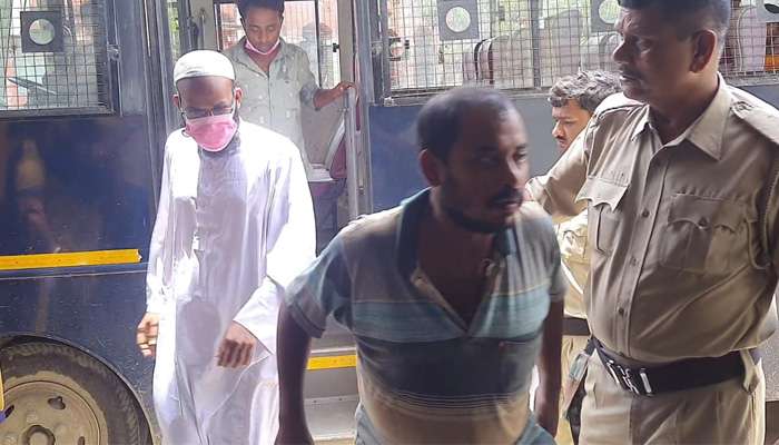 Bangladeshi Arrested: বাড়ি যশোর ও সাতক্ষীরায়, স্বরূপনগর সীমান্তে ধৃত ৮ বাংলাদেশি