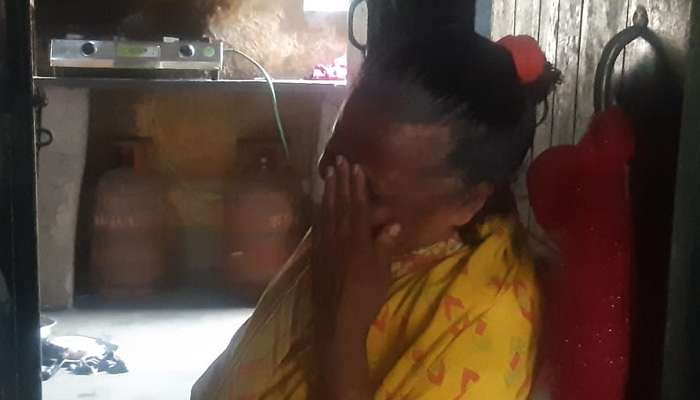 Durgapur: মর্মান্তিক! ছেলের পচাগলা দেহের সঙ্গেই 'বাস' মানসিক ভারসাম্যহীন মায়ের