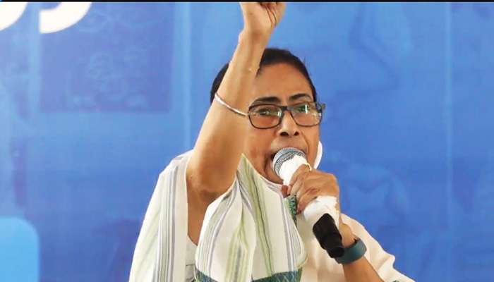 Mamata Attacks Modi: &#039;পেট্রোল-গ্যাসের দাম বাড়িয়ে মানুষকে লুঠ করছে কেন্দ্র, এটা মানুষ মারার সরকার&#039;:মমতা