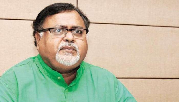 এসএসসি নিয়োগ দুর্নীতি: ফের জেরার মুখোমুখি হতে সিবিআই দফতরে পার্থ চট্টোপাধ্যায় 1 Partha Chatterjee: এসএসসি নিয়োগ দুর্নীতি - হাইকোর্টে বড় ধাক্কা পার্থর, ডিভিশন বেঞ্চেও রক্ষাকবচ পেলেন না মন্ত্রী / Calcutta High Court's division bench did not gave protection to Partha Chatterjee