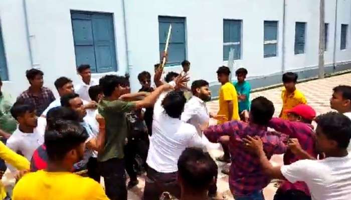  Video: রবীন্দ্রজয়ন্তীর অনুষ্ঠানেও TMCP-র গোষ্ঠী সংঘর্ষ! রণক্ষেত্র কালনা কলেজ