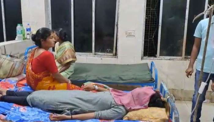  Dinhata Attack:  কলেজ ছাত্রীর গলায় ব্লেড চালাল প্রতিবেশী যুবক! হাতনাতে পাকড়াও অভিযুক্ত