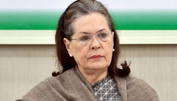 Sonia Gandhi Covid Positive: কোভিড আক্রান্ত সনিয়া গান্ধী, হালকা জ্বরের সঙ্গে রয়েছে অন্যান্য উপসর্গও