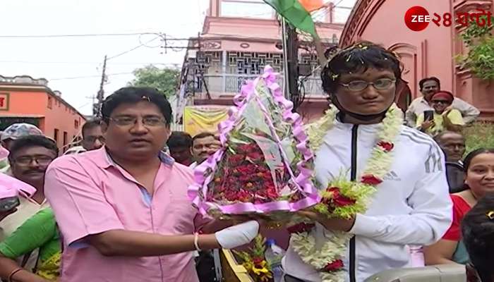 Piyali Basak: Returning home Piyali, Everest winner reception in Chandannagar | ZEE 24 Ghanta