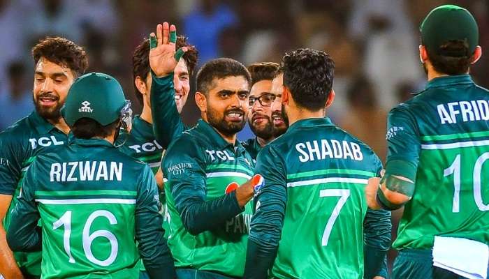  Babar Azam: রেকর্ডের রাতেই বাবরের 'বেআইনি ফিল্ডিং'! ভুগতে হল পাকিস্তানকে