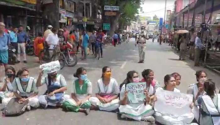West Bengal News: ''পাস না করালে আত্মহত্যার করব'', উচ্চমাধ্যমিকে ফেল করে অবরোধ পড়ুয়াদের