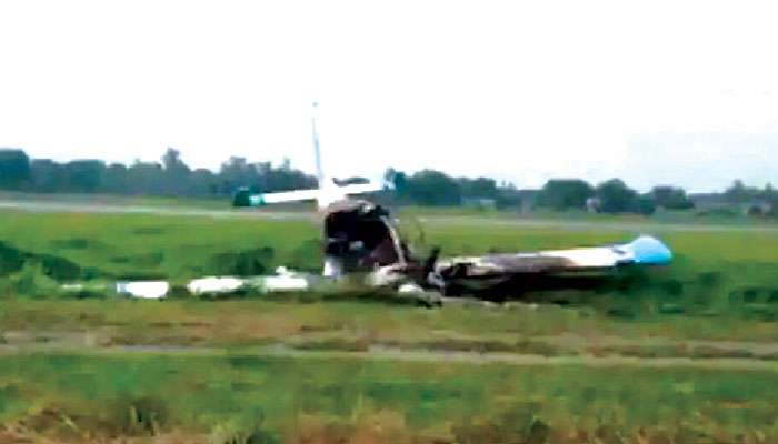 Plane Crash: প্রশিক্ষণের সময় বিপত্তি, আমেঠিতে আচমকাই ভেঙে পড়ল বিমান 