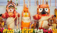 দ্বারকার কৃষ্ণকে দেখে মুখ ফেরালেন বৃন্দাবনের রাধা! স্নানযাত্রার সঙ্গে এ ঘটনার কী যোগ