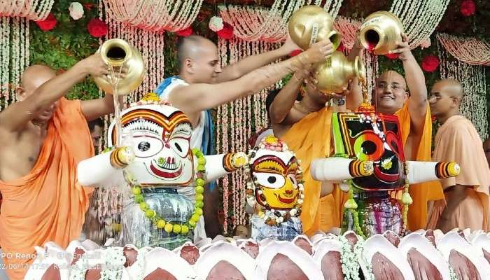  Snana Yatra: কলকাতার ইসকনে শ্রদ্ধার সঙ্গে অনুষ্ঠিত হল স্নানযাত্রা; এসে গেল রথযাত্রা 