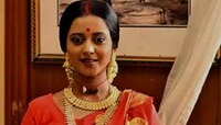 দর্শকের ইচ্ছেয় পর্দায় ফিরছেন 'ত্রিনয়নী' শ্রুতি!