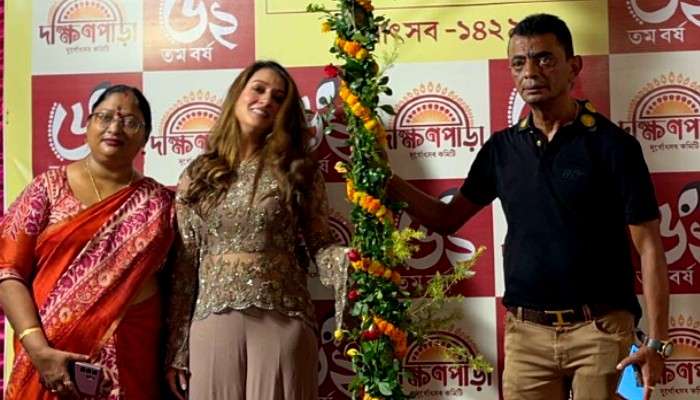 Raima Sen : দক্ষিণপাড়ার দুর্গা, দুয়ারে রাইমা