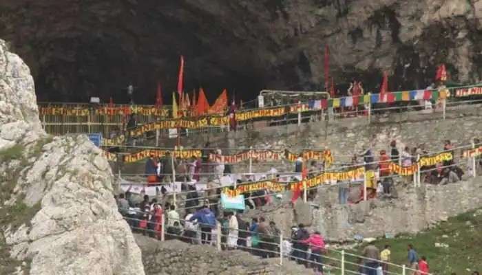 Amarnath Yatra 2022: আবহাওয়া প্রতিকূল, সাময়িকভাবে বন্ধ অমরনাথ যাত্রা; ক্যাম্পে আটকে ৩০০০ পুণ্যার্থী