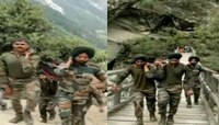 তীর্থযাত্রায় অসুস্থ ২ বৃদ্ধা পুণ্যার্থী, কাঁধে চাপিয়ে রক্ষাকর্তা ভারতীয় সেনা জওয়ানরা