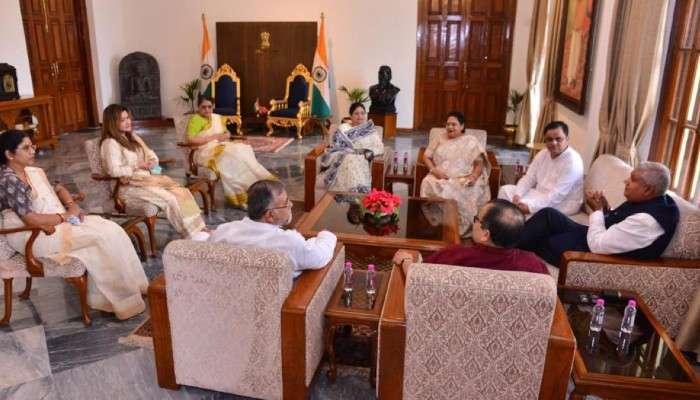  Dilip Ghosh: মুখ্যমন্ত্রীর বিরুদ্ধে কুরুচিকর মন্তব্য! দিলীপের বিরুদ্ধে রাজভবনে তৃণমূল