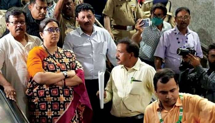 Sealdah Metro Inaguration: আমন্ত্রণ বিতর্কের মধ্যেই শিয়ালদহ মেট্রোর উদ্বোধন স্মৃতি ইরানির