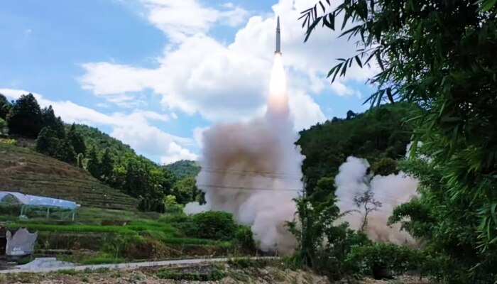 Chinese Missiles Attack: চিন ক্ষেপণাস্ত্র ছুড়ল জাপানে, আবার কি নয়া কোনও যুদ্ধের শুরুয়াত?