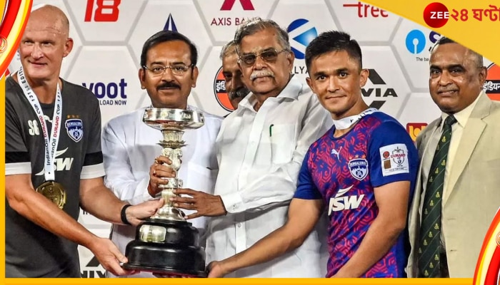 Watch, Sunil Chhetri: ট্রফির সঙ্গে নিজের ছবি চাই! ভারত অধিনায়ককে ঠেলে সরালেন বাংলার রাজ্যপাল