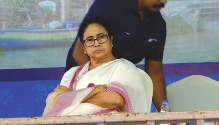 Mamata in Hingalgunj: শীতবস্ত্র পৌঁছয়নি কেন! নিজের প্রশাসনের বিরুদ্ধেই ক্ষোভ মমতার Mamata in Hingalgunj: শীতবস্ত্র পৌঁছয়নি কেন! নিজের প্রশাসনের বিরুদ্ধেই ক্ষোভ মমতার