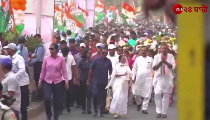 Crowds in Mamtas road show in election campaign in Burdwan