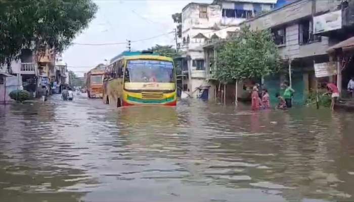 Ghatal Flood: রাতে খুলল বাঁধ, পুজোর দিনই বানভাসি ঘাটাল 