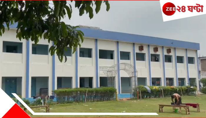 Murshidabad: দেখা নেই পড়ুয়াদের, খাঁ খাঁ স্কুলে পুলিস-কেন্দ্রীয় বাহিনী