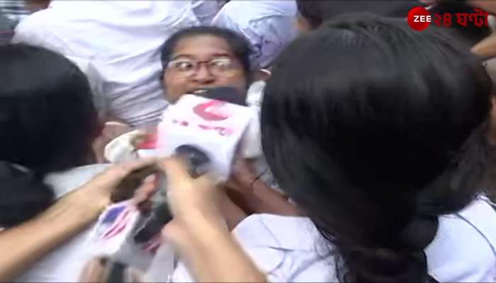 ABVP protest in Alipore Protest in front of DM office