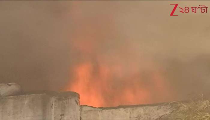 Massive fire at Ezra Street in Kolkata Fire Minister and Mayor present at the spot